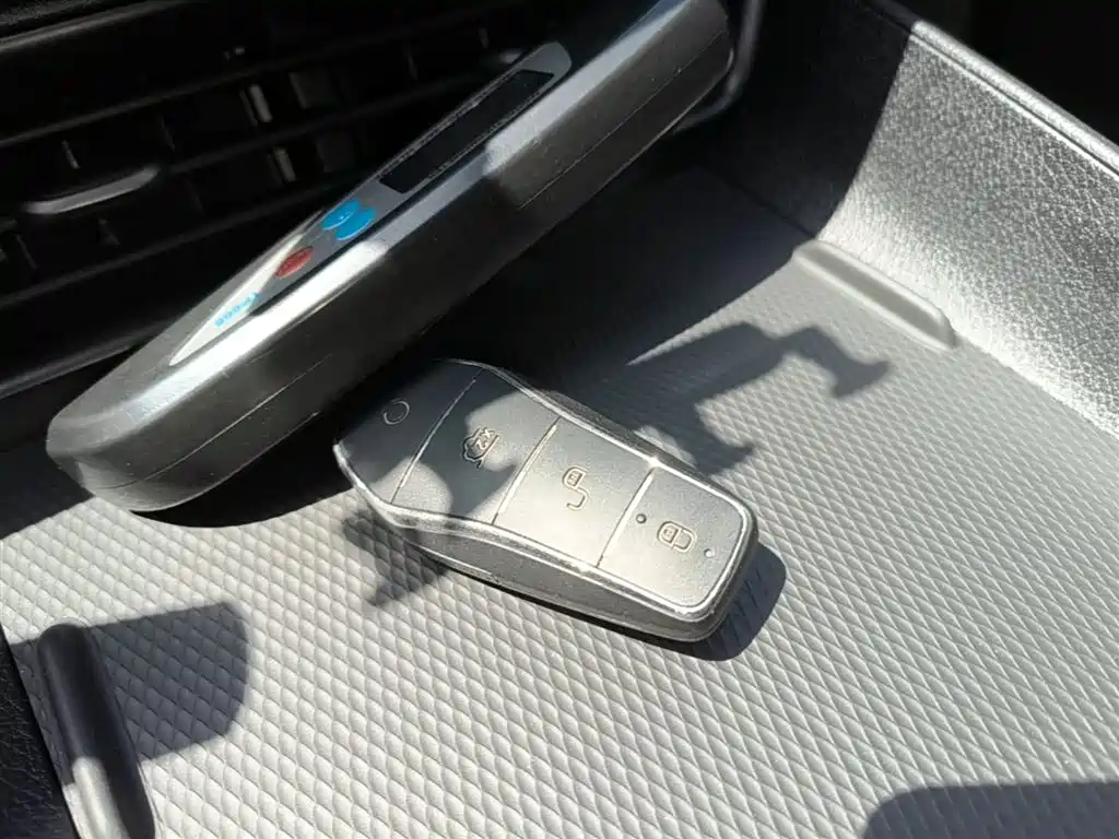 BYD Seal 05 DM-i — фото 9