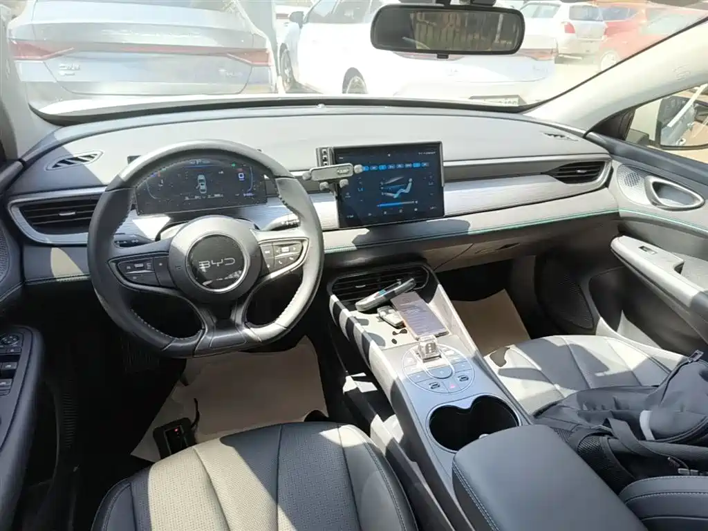 BYD Seal 05 DM-i — фото 10