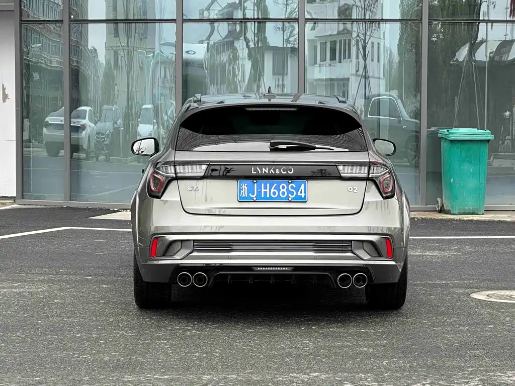 Lynk & Co 02 Hatchback — фото 11