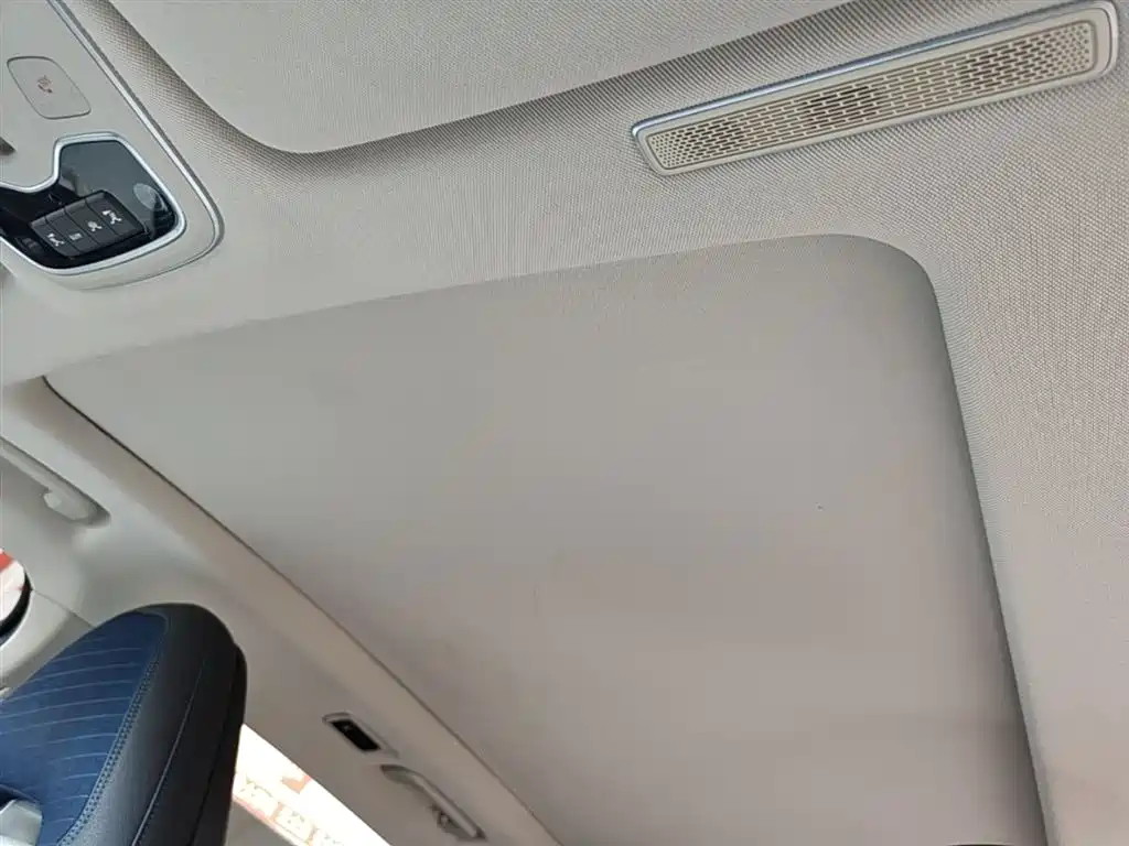 Lynk & Co 01 — фото 18