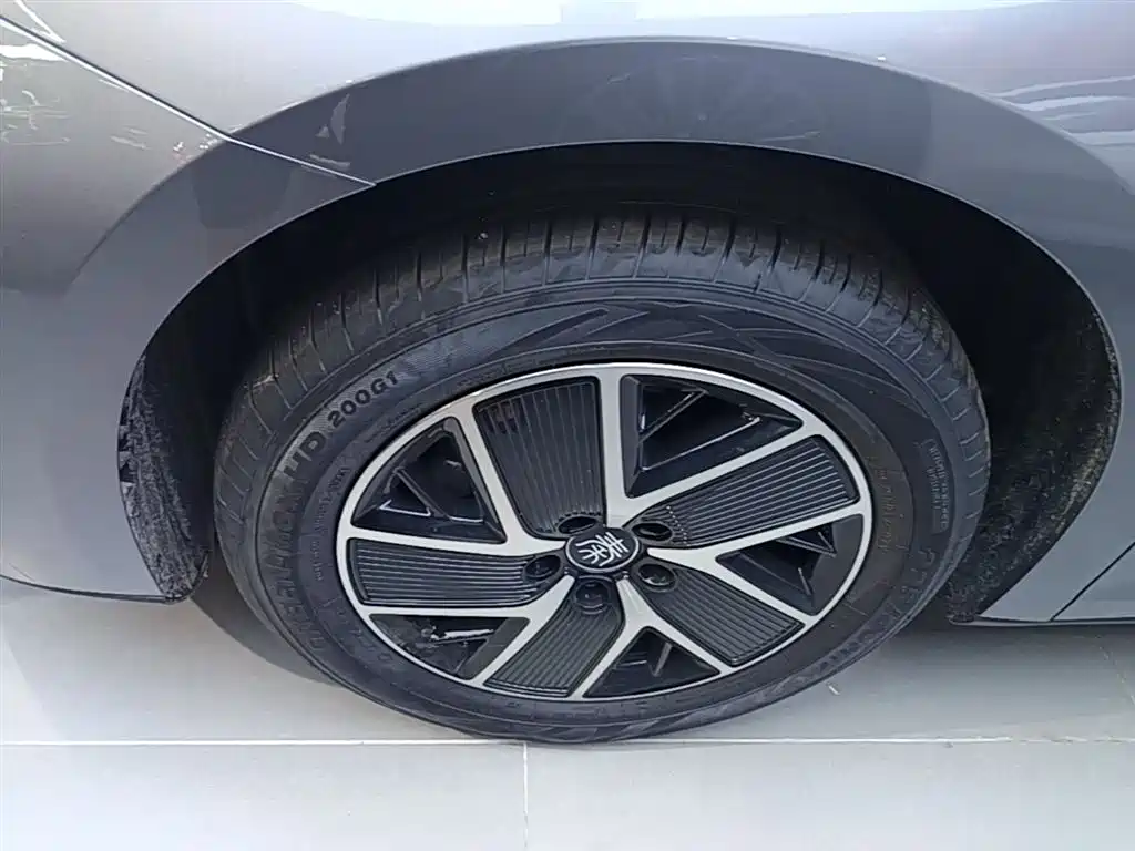 BYD Qin L — фото 23
