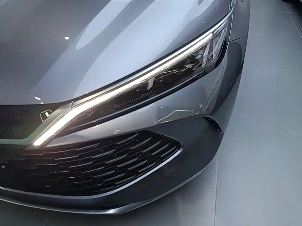 BYD Qin L — фото 24