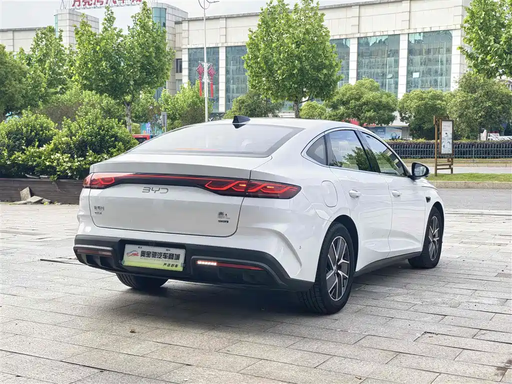 BYD Qin L — фото 7