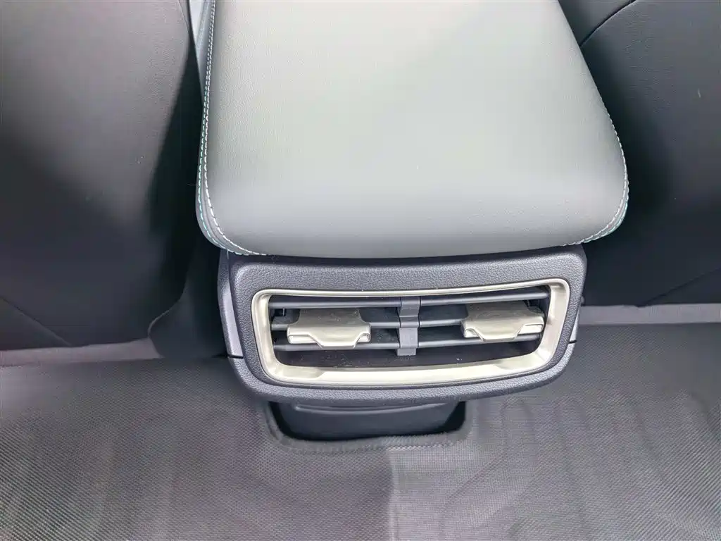 BYD Qin L — фото 10