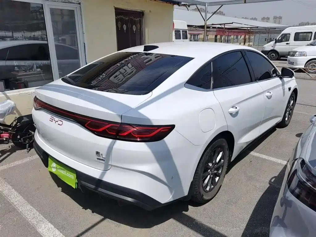 BYD Qin L — фото 7