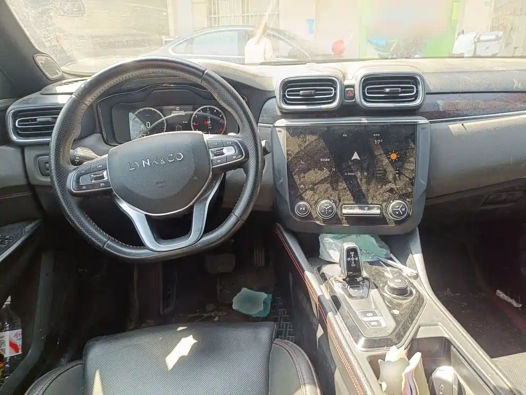 Lynk & Co 03 — фото 13