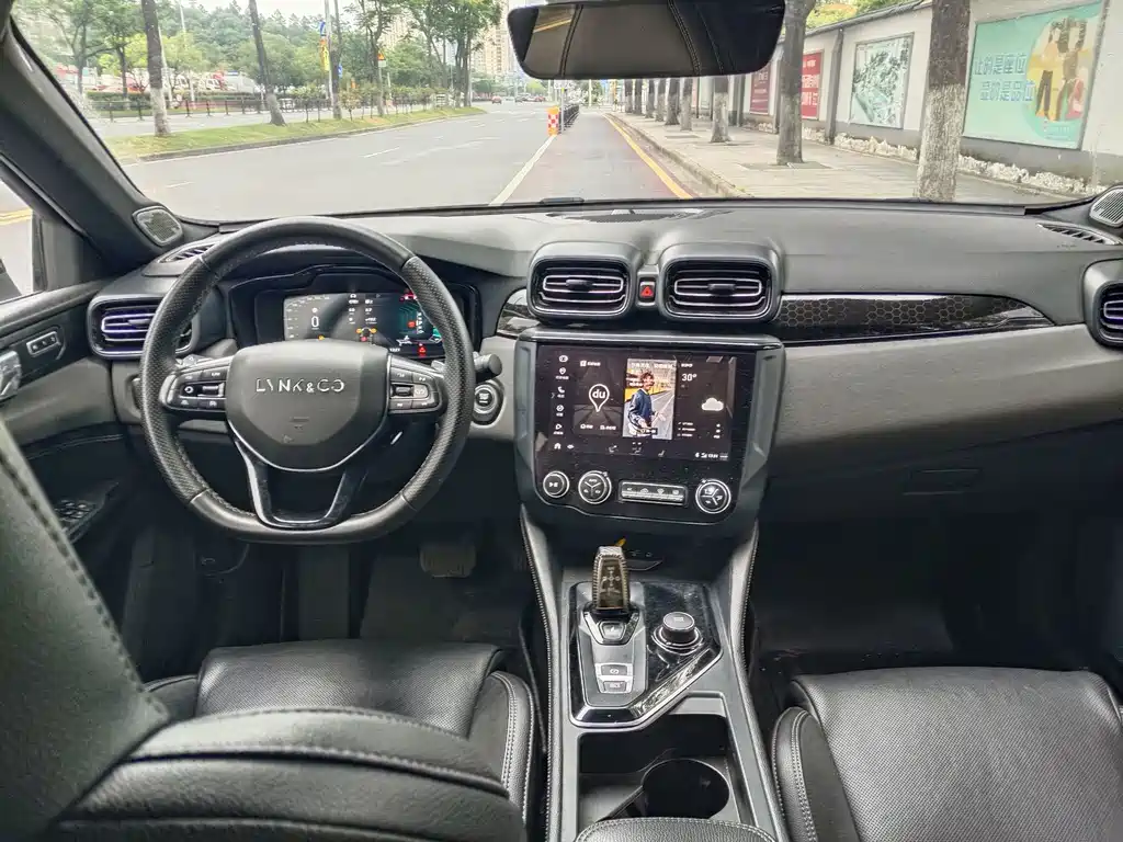 Lynk & Co 03 — фото 13