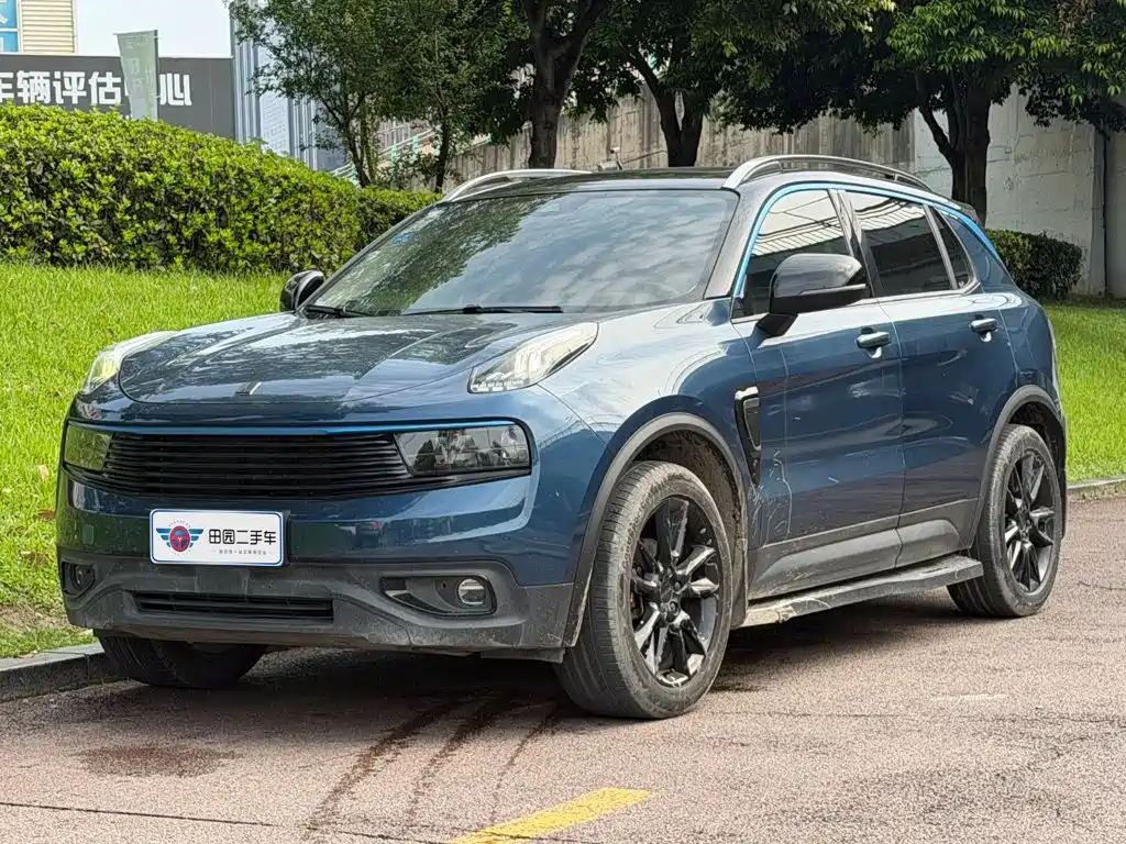 Lynk & Co 01