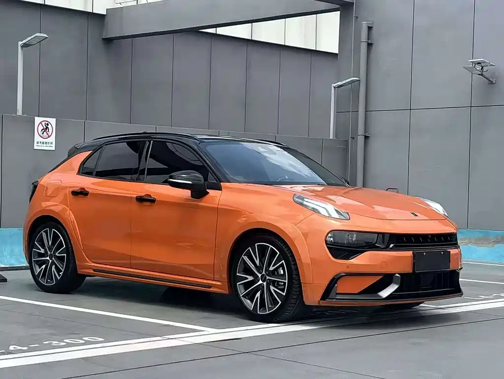 Lynk & Co 02 Hatchback — фото 3