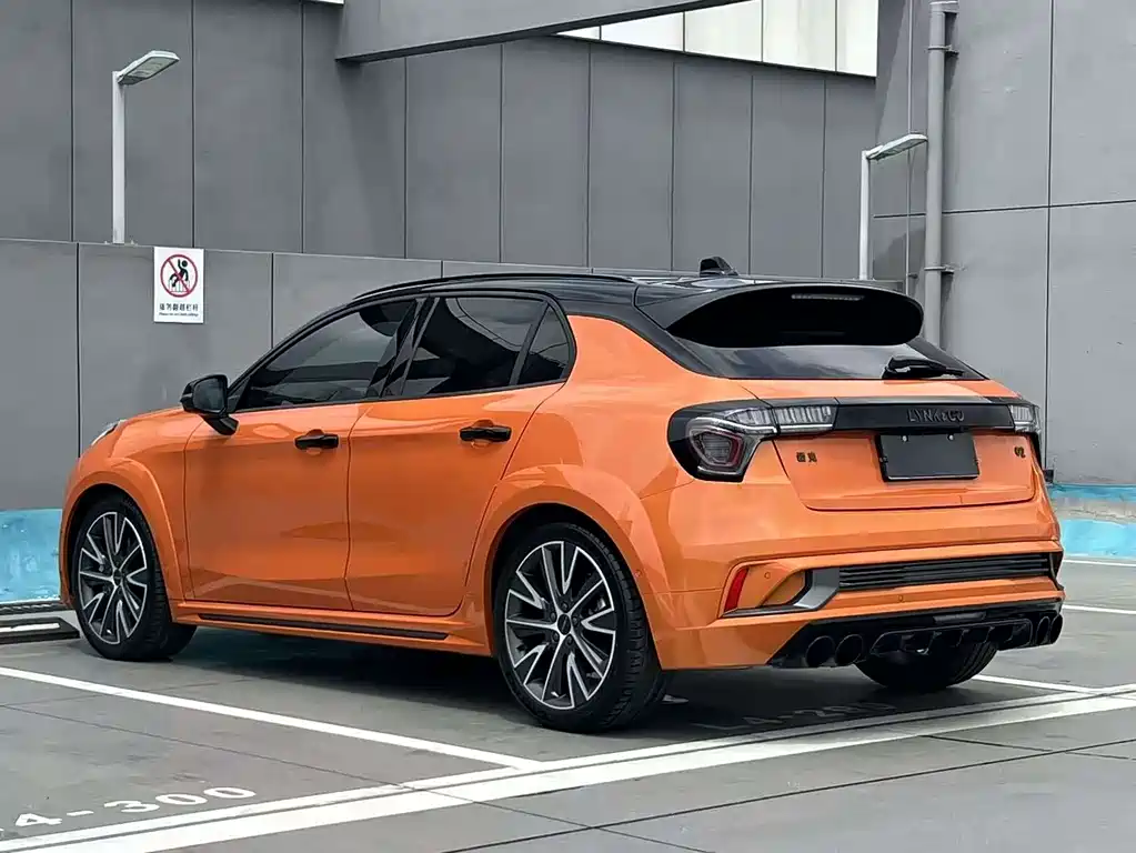 Lynk & Co 02 Hatchback — фото 4