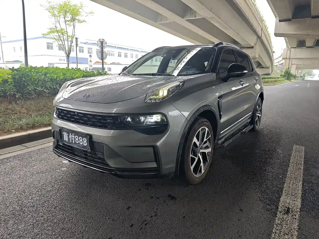 Lynk & Co 01
