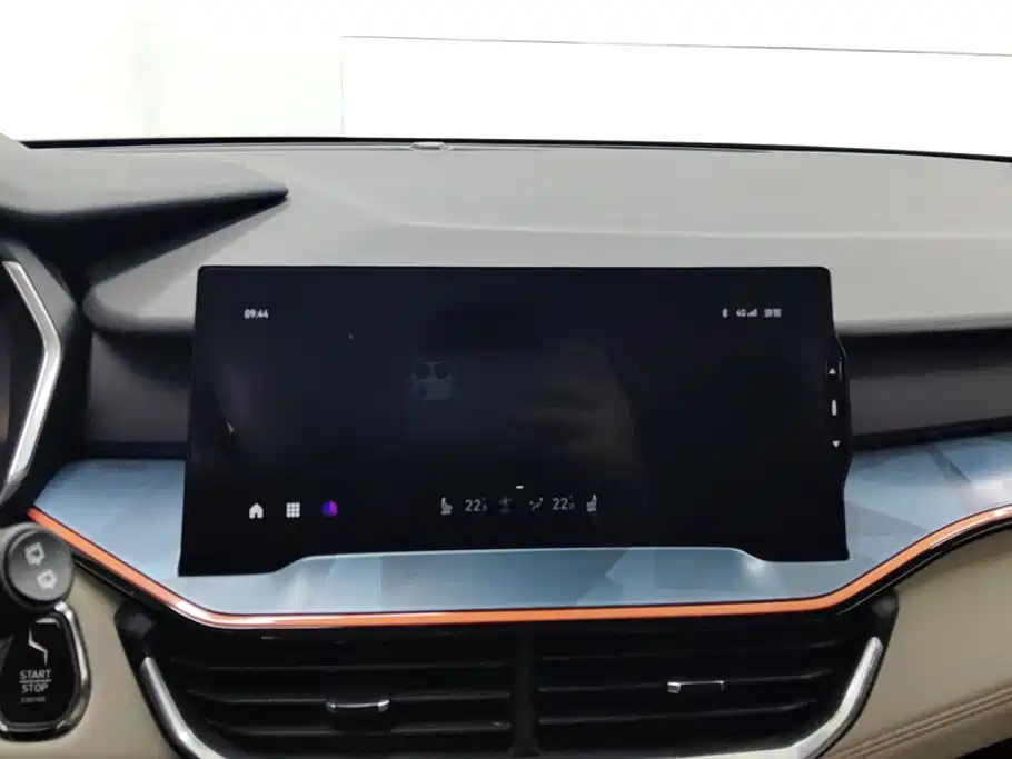 Lynk & Co 06 — фото 13