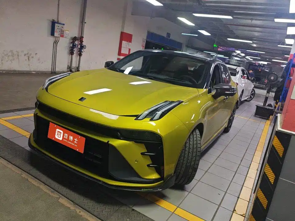 Lynk & Co 03