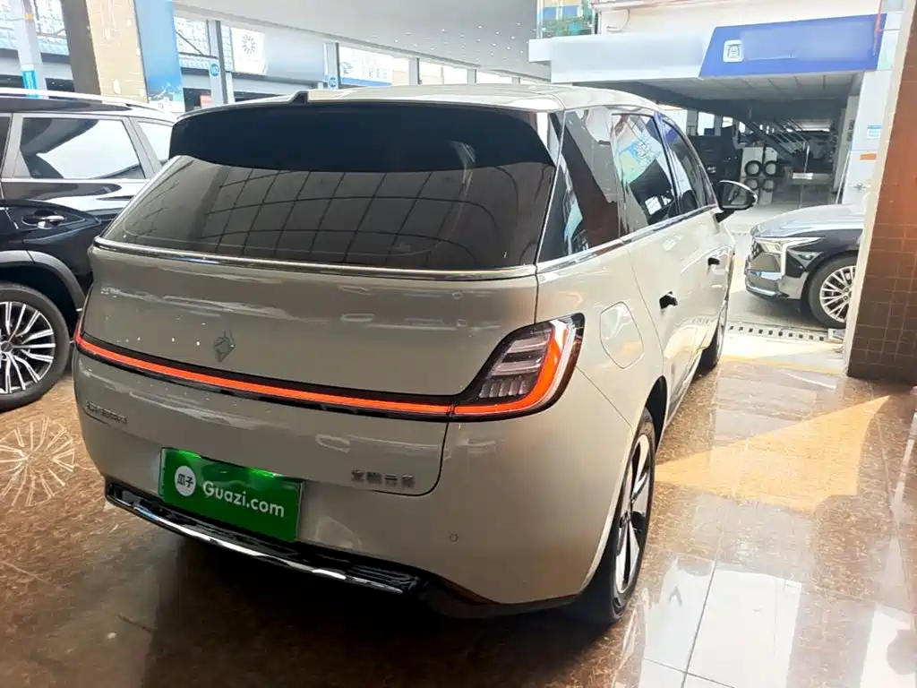 Baojun Yunduo — фото 7