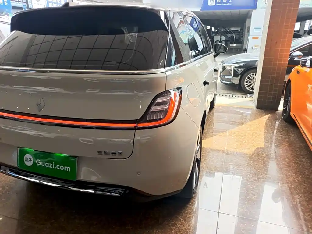Baojun Yunduo — фото 8