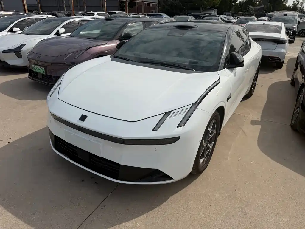 Lynk & Co 10