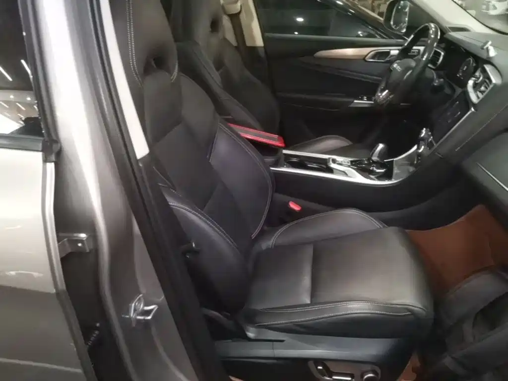 Lynk & Co 01 — фото 25