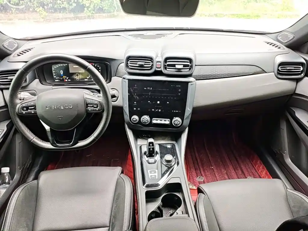 Lynk & Co 03 — фото 10