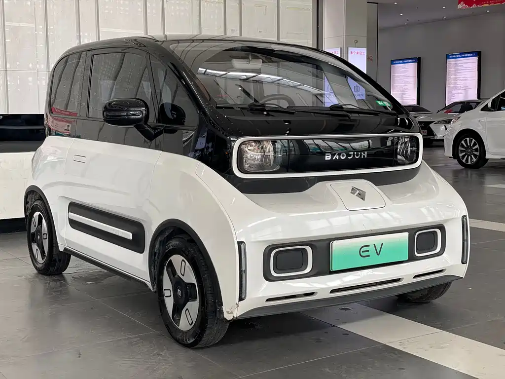 Baojun E300 — фото 3