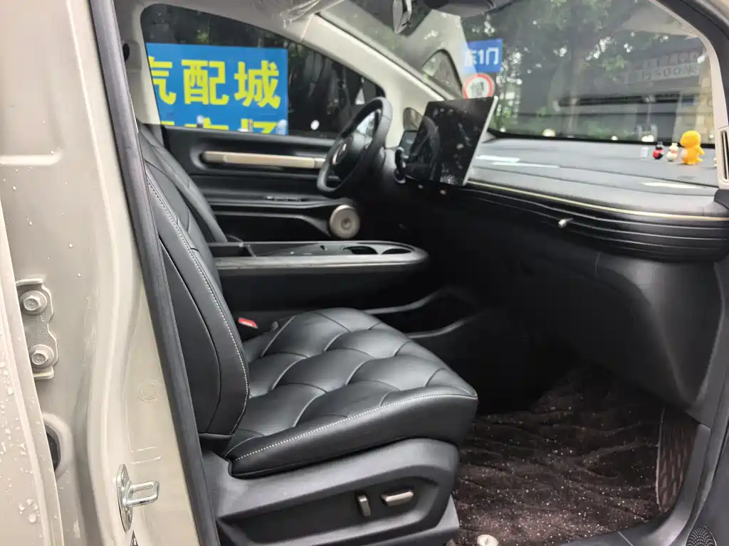 Baojun Yunduo — фото 10