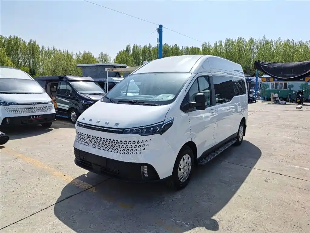 MAXUS V70