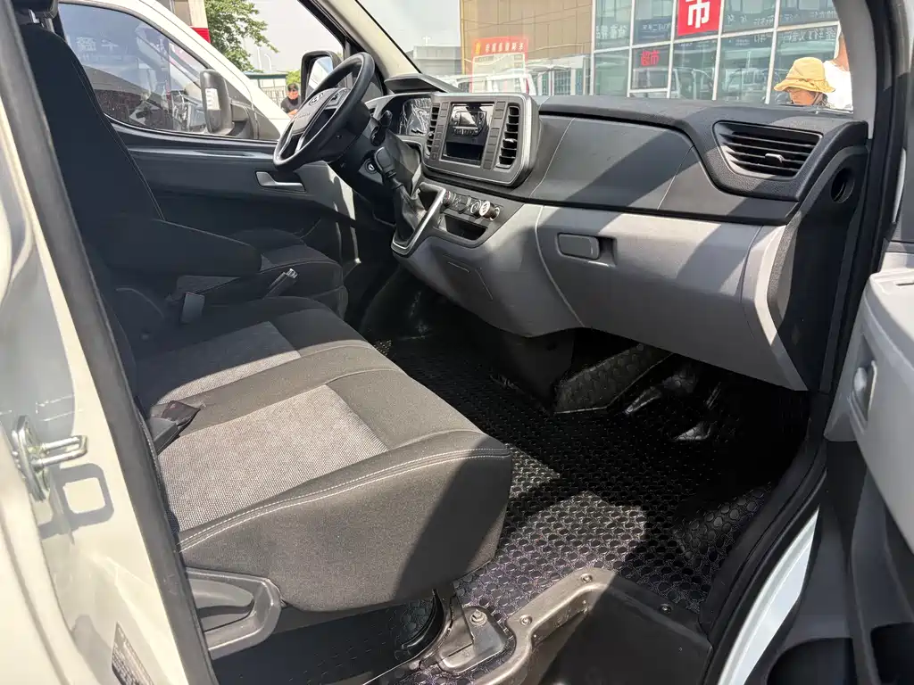 MAXUS V80 — фото 5