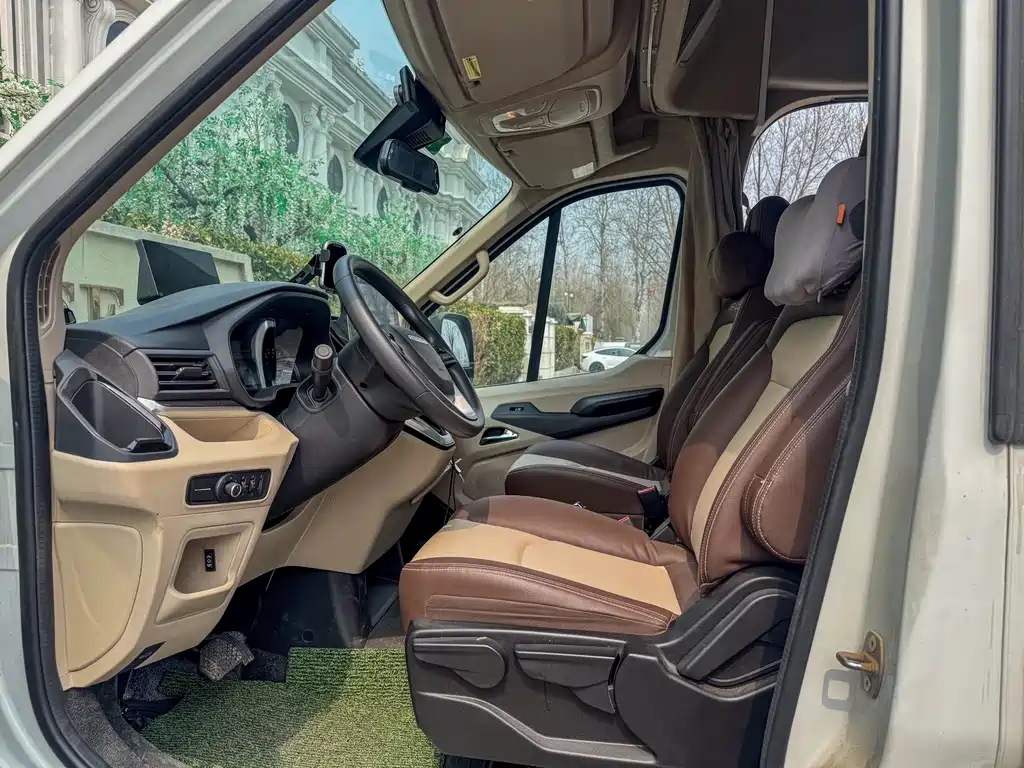 MAXUS V90 RV — фото 17