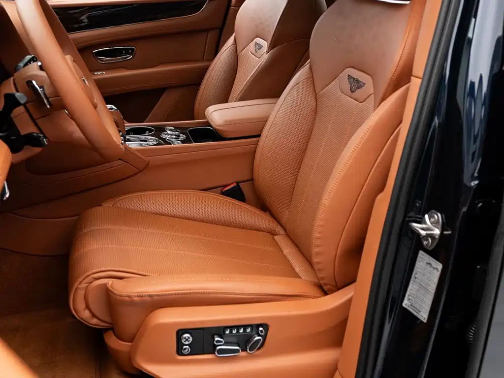 Bentley Bentayga — фото 11