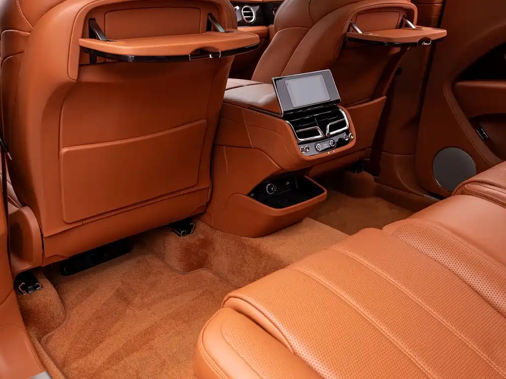 Bentley Bentayga — фото 14