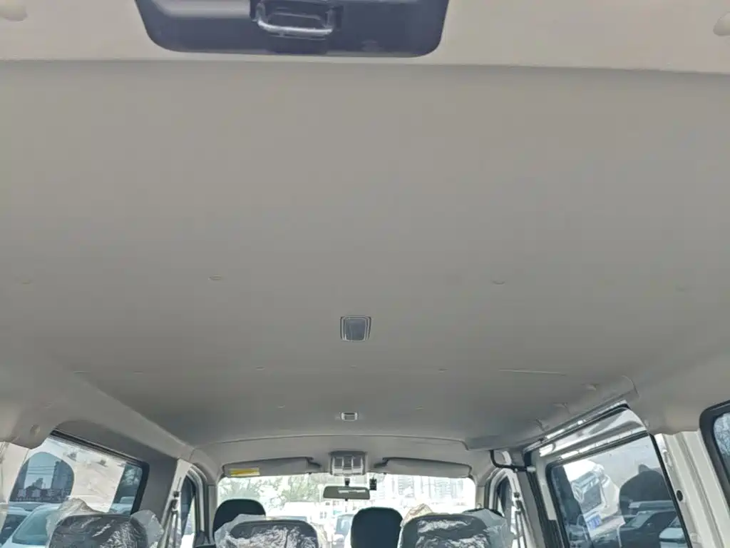 MAXUS V80 — фото 18