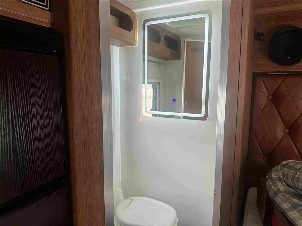 MAXUS V90 RV — фото 10