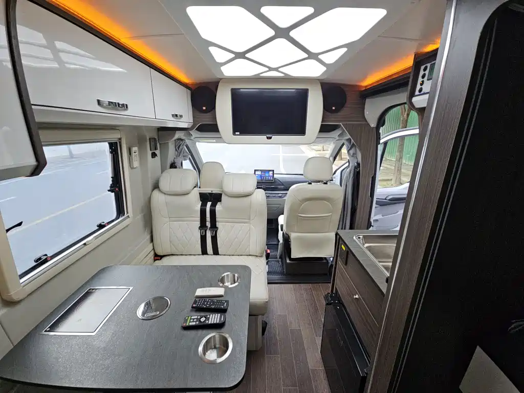 MAXUS V90 RV — фото 11