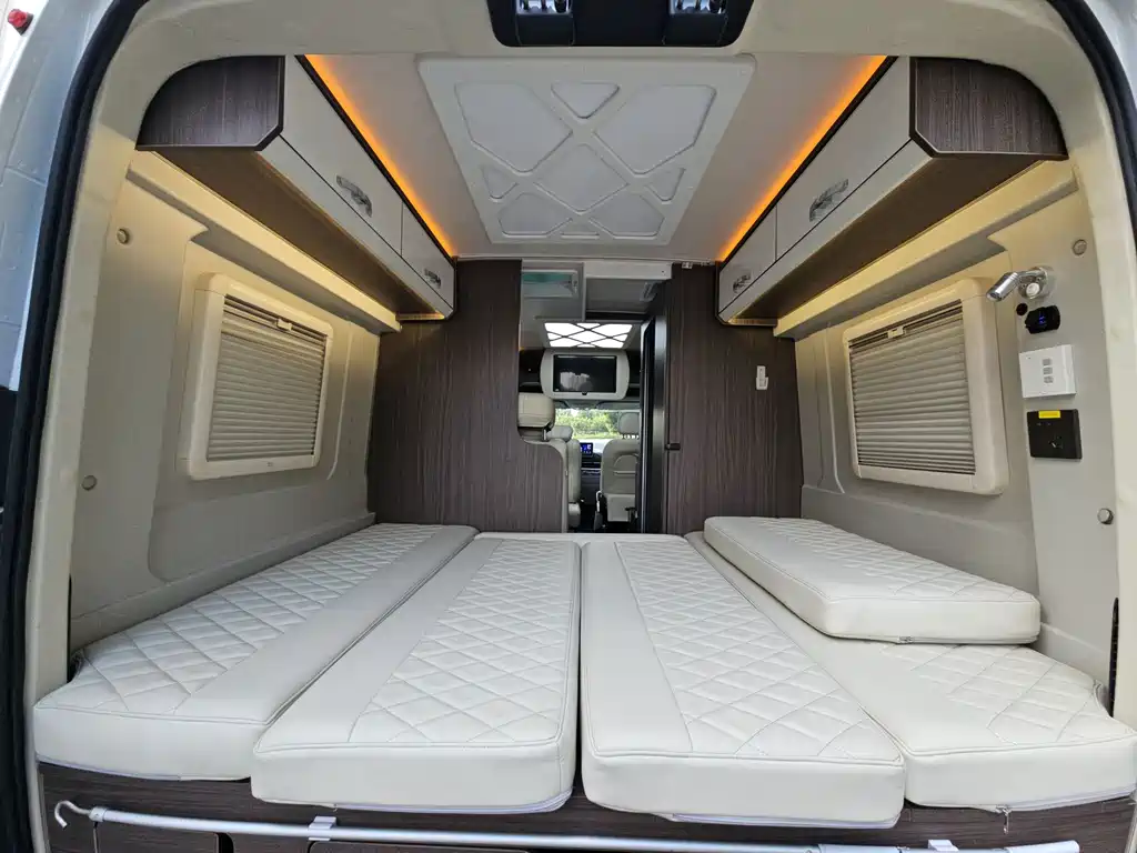MAXUS V90 RV — фото 17