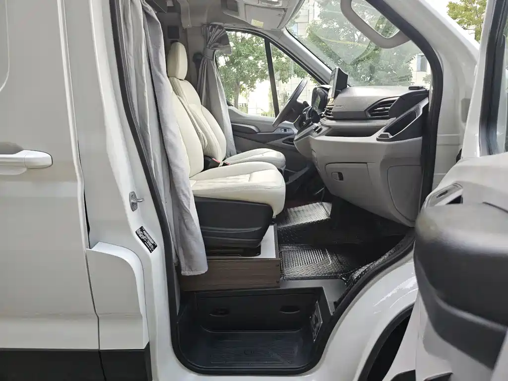 MAXUS V90 RV — фото 22