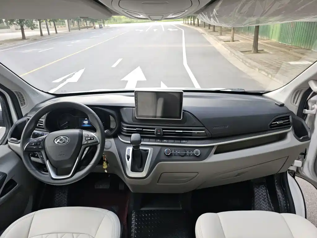 MAXUS V90 RV — фото 23