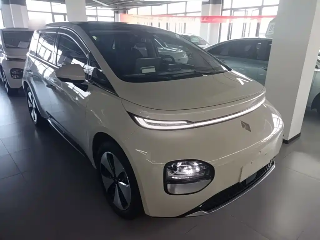 Baojun Yunduo — фото 4