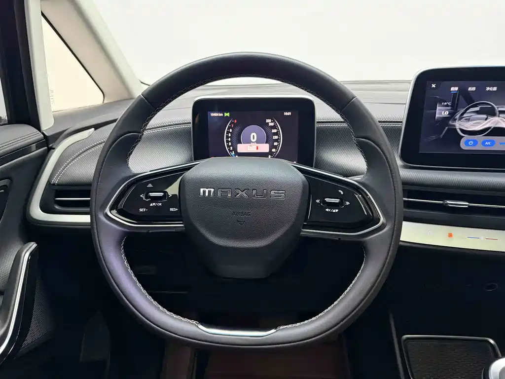 MAXUS G90 — фото 18