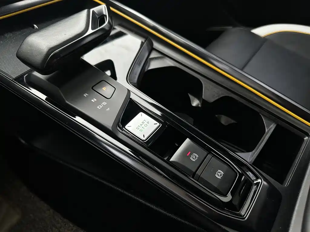MG MG5 Scorpio — фото 10