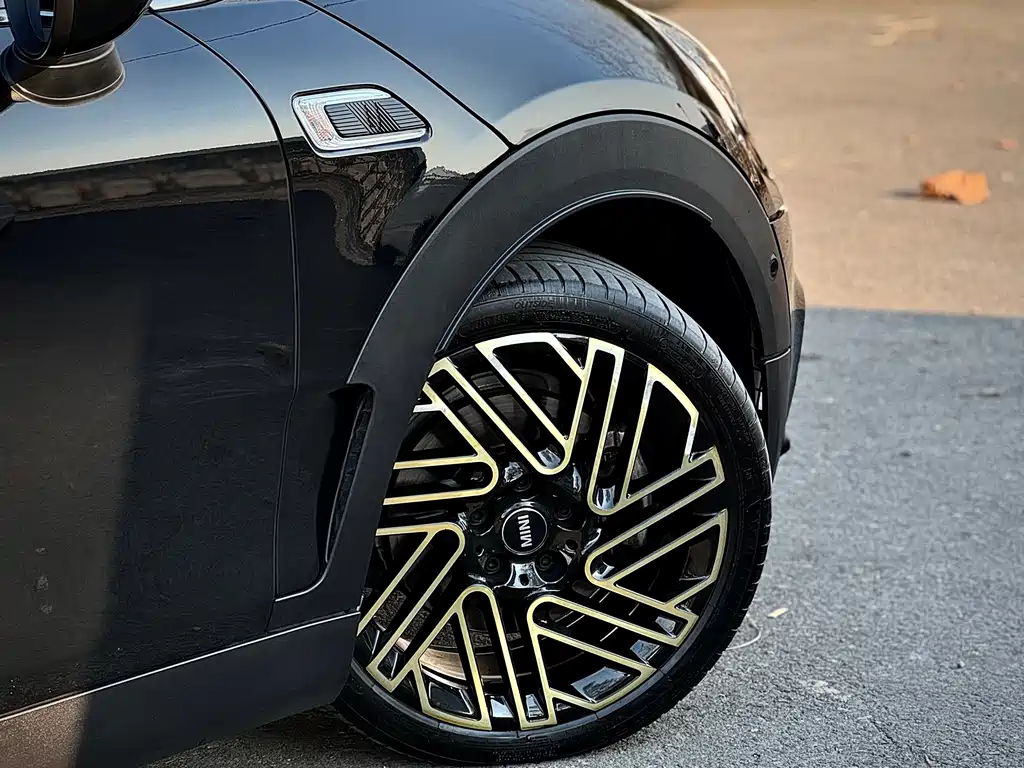 MINI Mini Clubman — фото 3