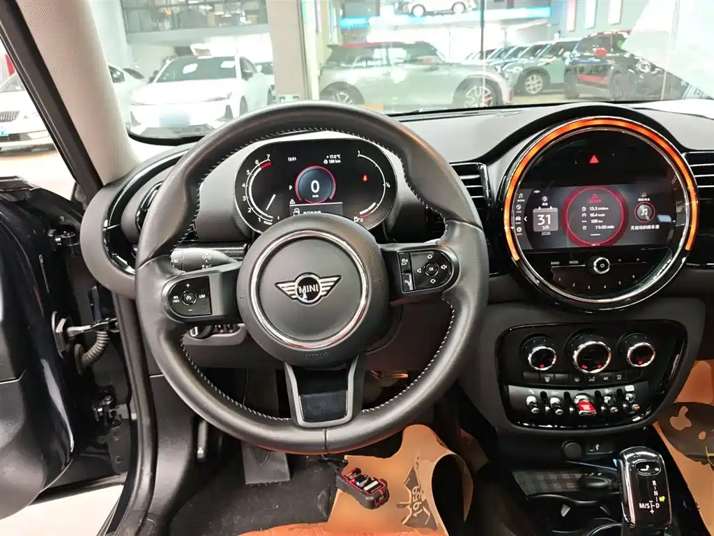 MINI Mini Clubman — фото 11