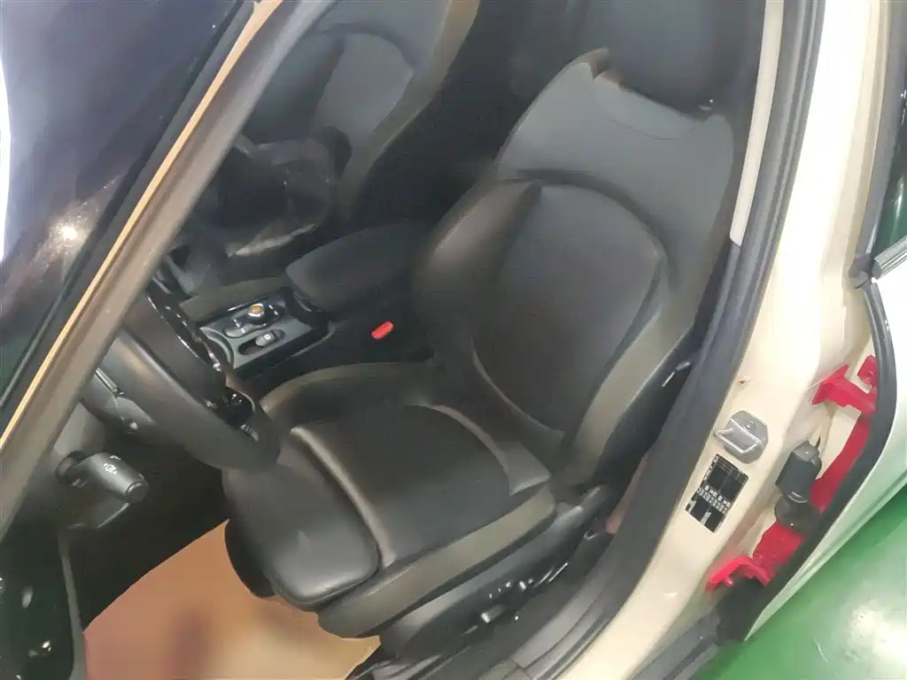 MINI Mini Clubman — фото 15