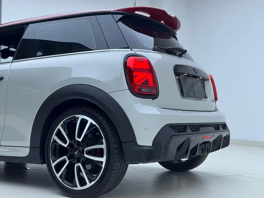 MINI Mini JCW — фото 9