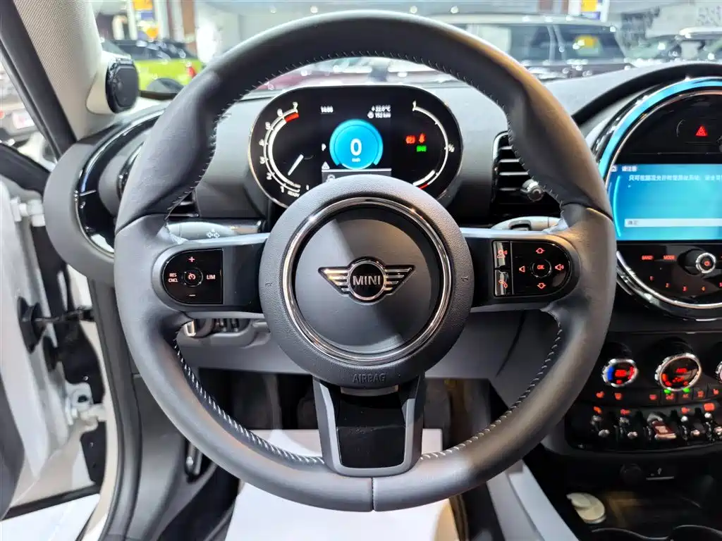 MINI Mini Clubman — фото 8