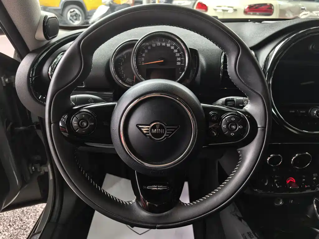 MINI Mini Clubman — фото 7