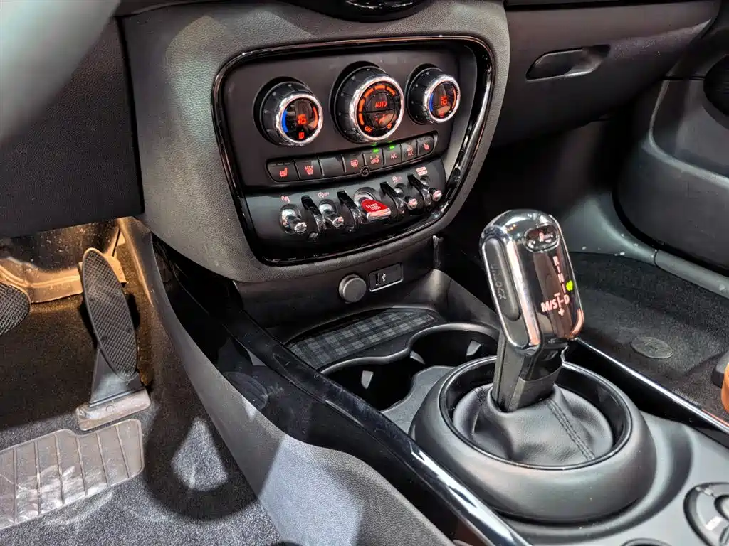 MINI Mini Clubman — фото 11