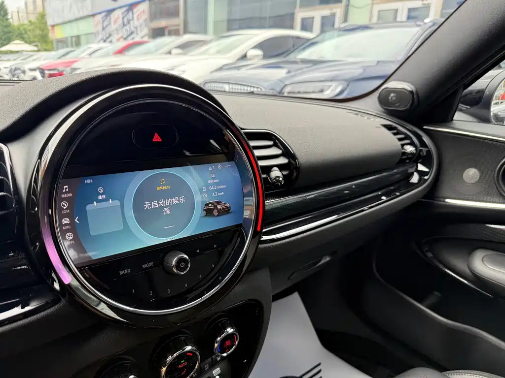 MINI Mini Clubman — фото 17
