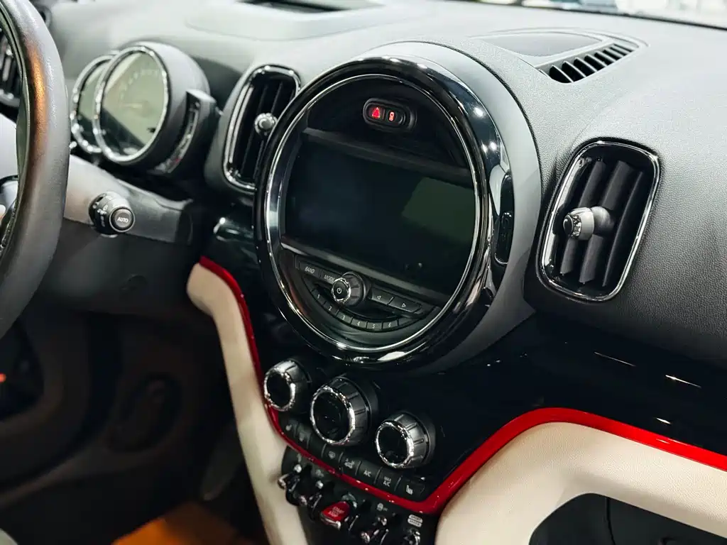 MINI Mini JCW Countryman — фото 6