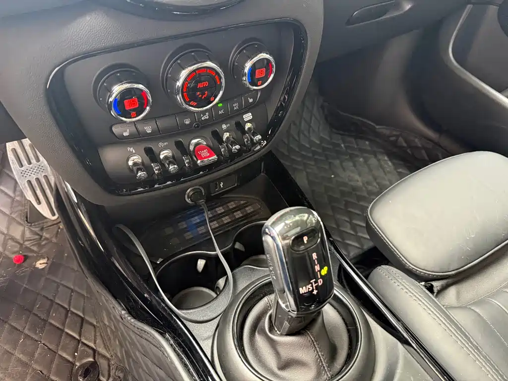 MINI Mini Clubman — фото 13