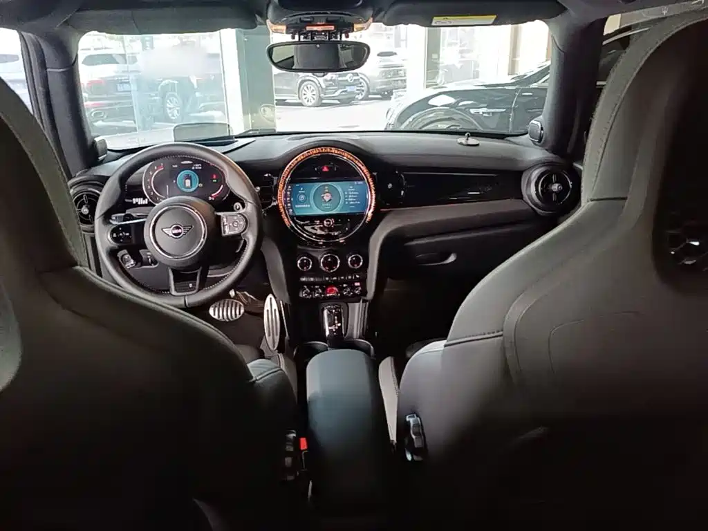 MINI Mini JCW — фото 10