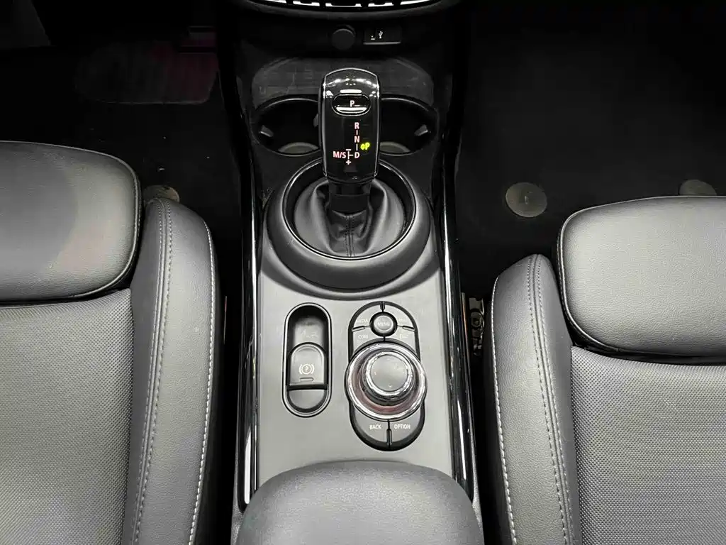 MINI Mini Clubman — фото 5